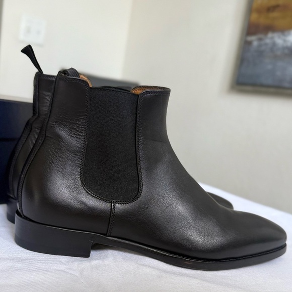 *SOLD* Ralph Lauren Purple Label Sleek Black Leather Ankle Booties - Picture 6 of 10